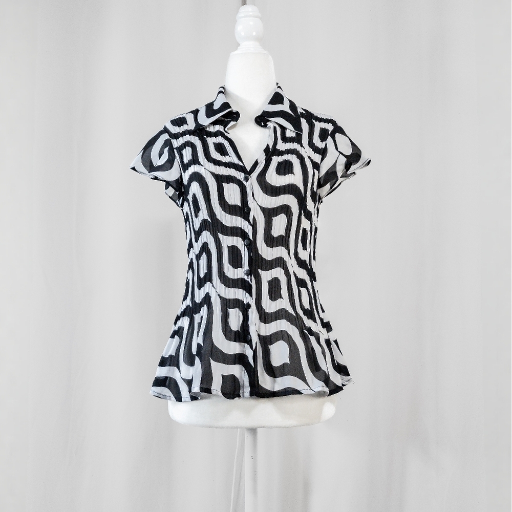 Funky 90s black & white butterfly short sleeve blouse